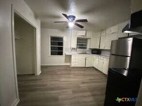 1512 E Barton Ave in Temple, TX - Building Photo - Building Photo