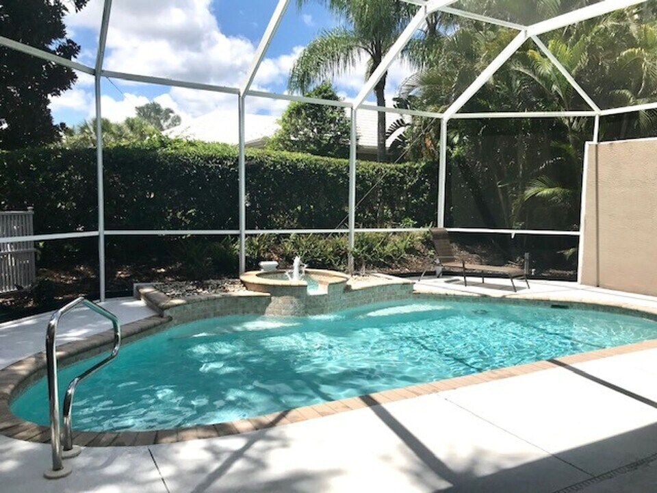 8782 49th Terrace E in Bradenton, FL - Foto de edificio