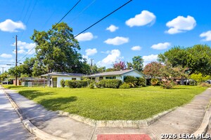 271 Wayside Dr in San Antonio, TX - Building Photo