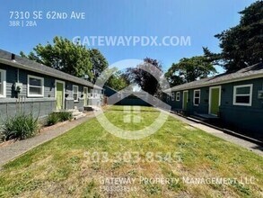 7310 SE 62nd Ave in Portland, OR - Building Photo - Building Photo