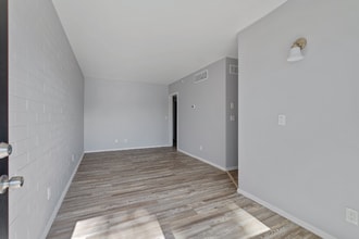 5570 E Hampton St, Unit 211 in Tucson, AZ - Building Photo - Building Photo