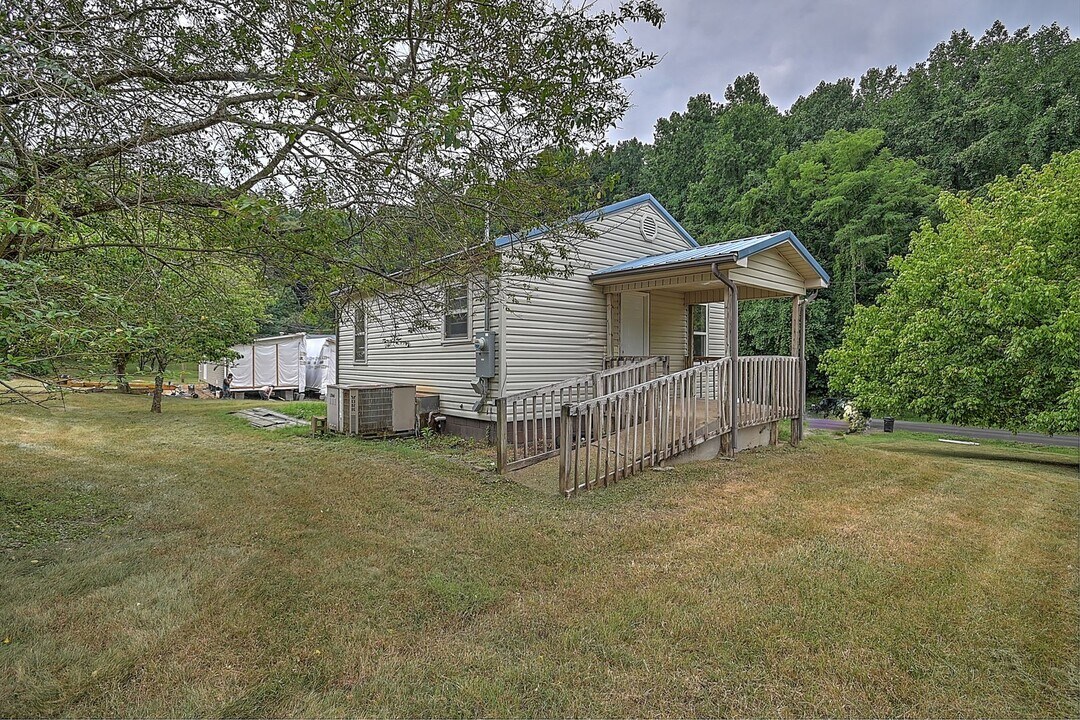 707 Tuggle Hill Rd in Rogersville, TN - Building Photo