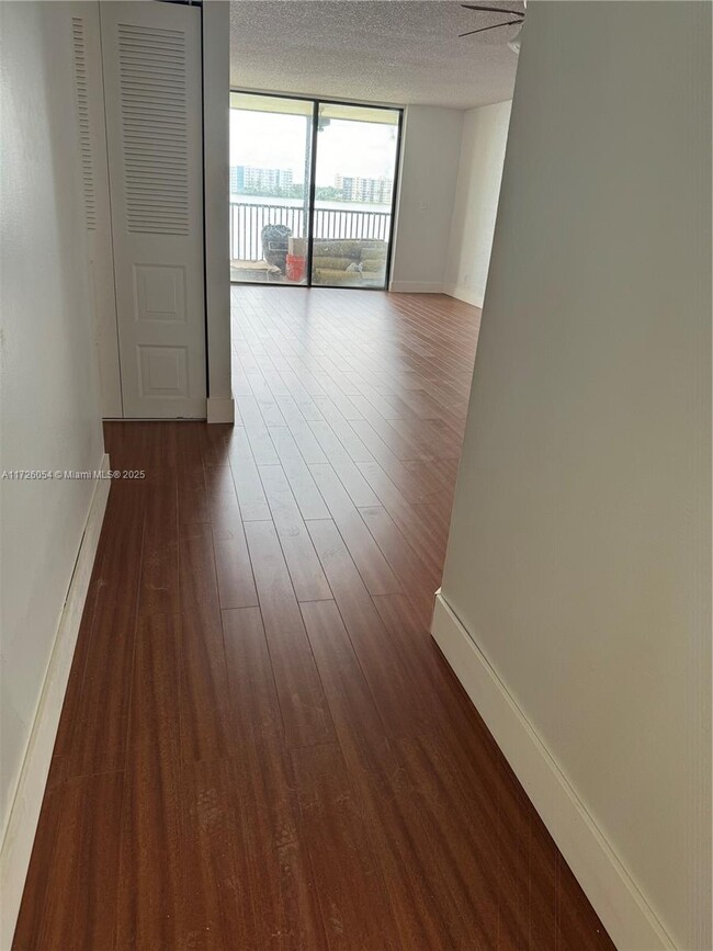 property at 117 Lake Emerald Dr