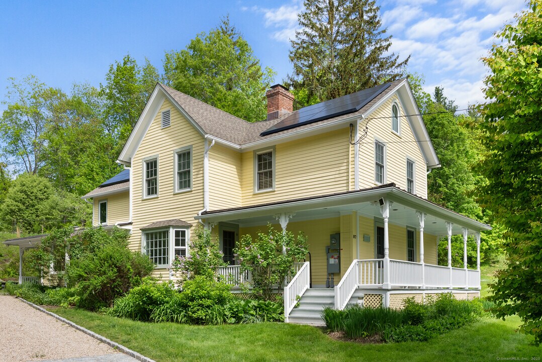 87 Cathole Rd in Litchfield, CT - Building Photo