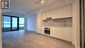 2 Erskine Rd in Mississauga, ON - Building Photo