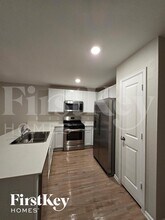 9214 Burnet Flds Dr, Unit C in Baytown, TX - Foto de edificio - Building Photo