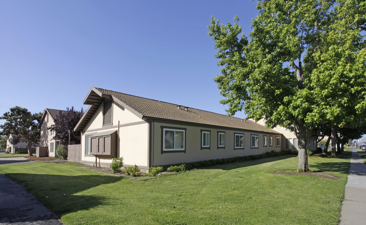 Gabilan Plaza Apartments in Salinas, CA - Foto de edificio