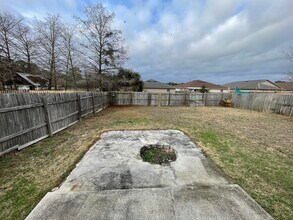 1946 Catline Cir in Navarre, FL - Building Photo - Building Photo