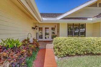 10420 SE Jupiter Narrows Dr in Hobe Sound, FL - Building Photo - Building Photo