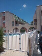 1100 SE 4th Ave, Unit 18 in Deerfield Beach, FL - Building Photo - Building Photo