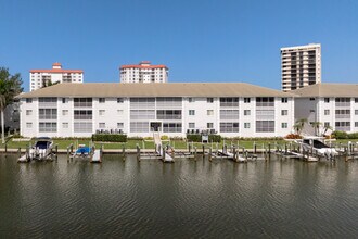 10684 Gulf Shore Dr in Naples, FL - Building Photo - Building Photo