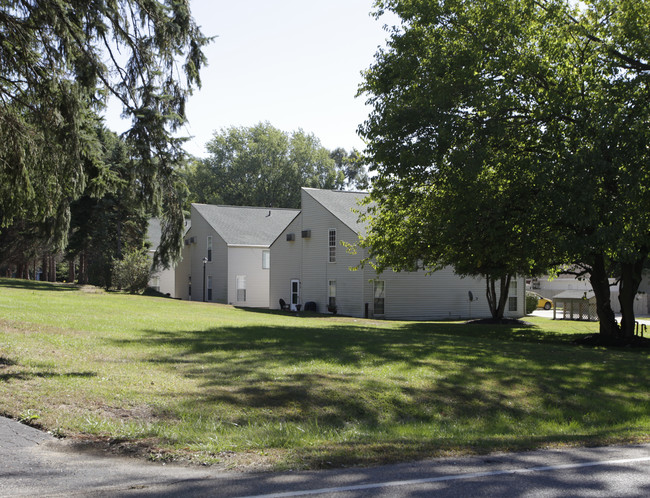 2189-2211 Glenmount Ave in Akron, OH - Building Photo - Building Photo