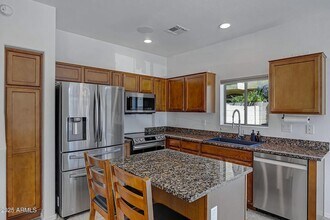 2725 E Mine Creek Rd, Unit #1044 in Phoenix, AZ - Building Photo - Building Photo