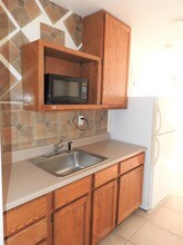 1521 Old W Ave-Unit -3 in Pahrump, NV - Building Photo - Building Photo