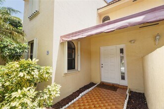 2090 SW 122nd Ave in Miami, FL - Building Photo - Building Photo
