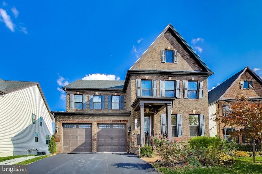 21905 Woodcock Wy in Clarksburg, MD - Foto de edificio