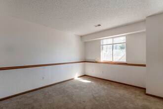1752 Juniper St in Longmont, CO - Building Photo - Building Photo