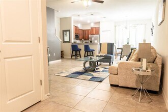 9752 Pembrooke Pines Dr in Sun City Center, FL - Building Photo - Building Photo
