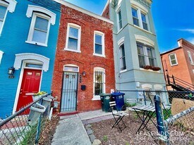 936 4th St NE in Washington, DC - Building Photo