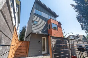 424 26th Ave S in Seattle, WA - Building Photo