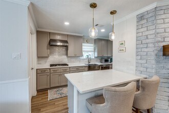 2827 Fontana Dr in Houston, TX - Building Photo - Building Photo