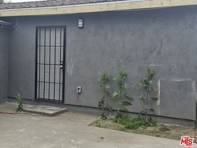 property at 621 N Louise Ave