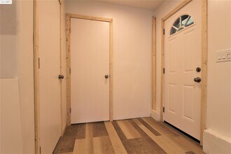 7909 Winthrope St in Oakland, CA - Building Photo - Building Photo