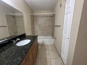 3410 Pinewalk Dr N in Margate, FL - Building Photo - Building Photo