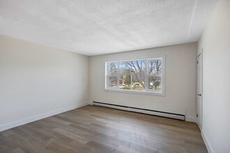 1889 Wavell St in London, ON - Building Photo - Building Photo