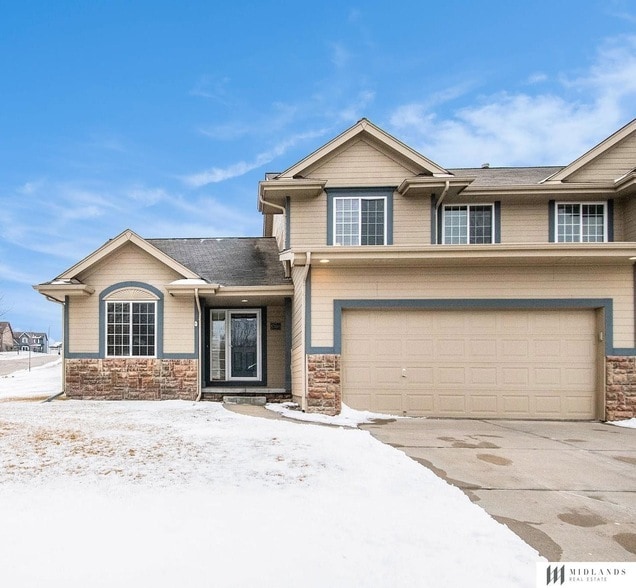 property at 2108 S 197th St