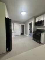 47 Hart St in New Britain, CT - Building Photo