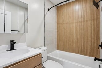 Petoni Apartments in Philadelphia, PA - Foto de edificio - Building Photo