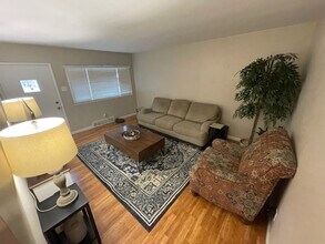 784 Rojean Dr in Ellisville, MO - Building Photo - Building Photo