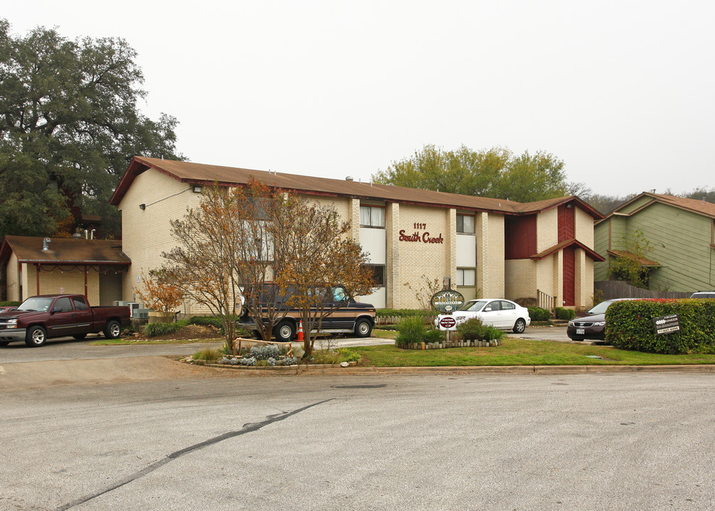 Zilker Walk Apartments in Austin, TX - Building Photo