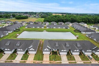 12537 Whitcomb Cir in Athens, AL - Building Photo - Building Photo