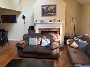 9 Shadowwood Cir in Monroe, CT - Building Photo - Building Photo