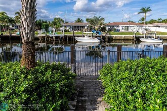 249 SE 3rd Ave in Pompano Beach, FL - Foto de edificio - Building Photo