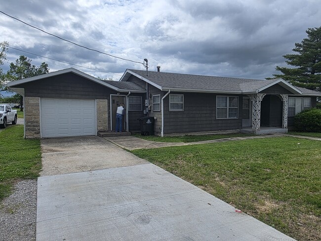 424 N West St in Perryville, MO - Building Photo - Building Photo