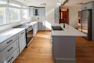 237 Old Rd in Eliot, ME - Building Photo - Building Photo