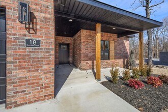 18 Dumfries Ln in Bella Vista, AR - Building Photo - Building Photo