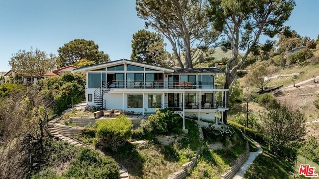 23701 Harbor Vista Dr in Malibu, CA - Building Photo - Building Photo