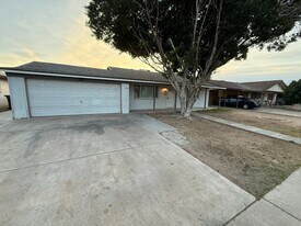 2229 N 58th Dr in Phoenix, AZ - Building Photo