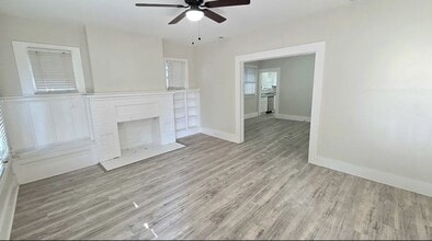 2805 S Jennings St in Fort Worth, TX - Foto de edificio - Building Photo