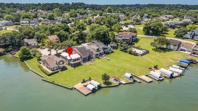 112 Cove Point in Montgomery, TX - Building Photo - Building Photo