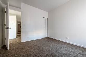 10901 S Vernon 433-35 E 109th Chicago, IL 60628 in Chicago, IL - Building Photo - Building Photo