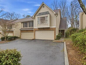 2970 Woodruff Dr in Smyrna, GA - Foto de edificio - Building Photo