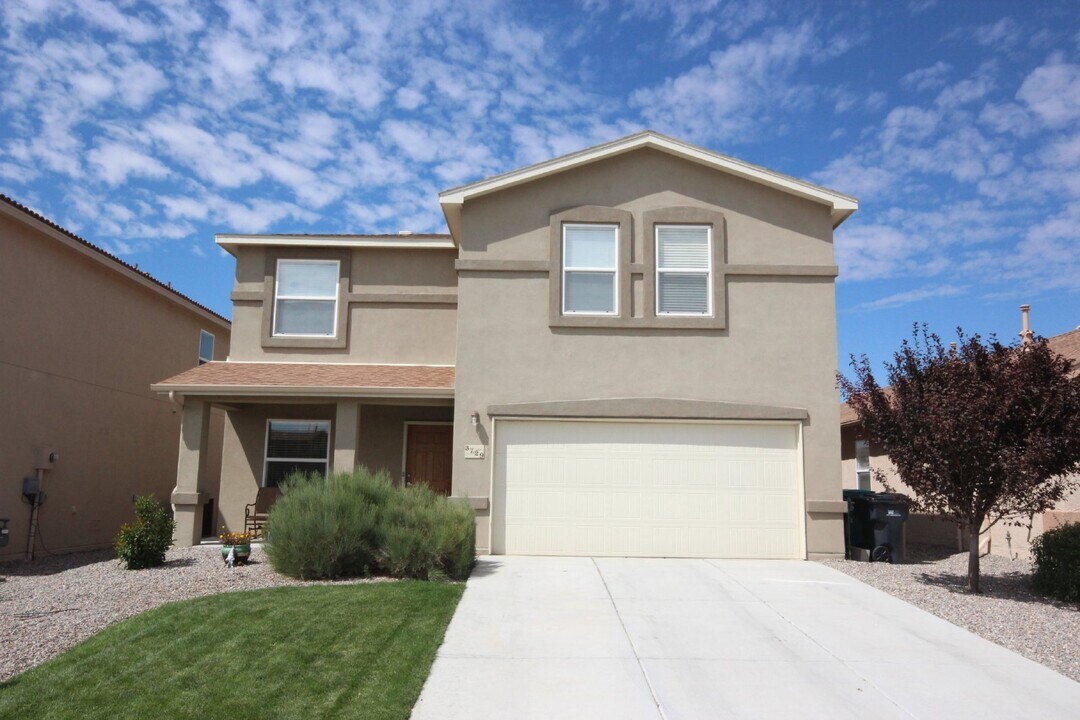 3729 Havasu Falls St NE in Rio Rancho, NM - Foto de edificio