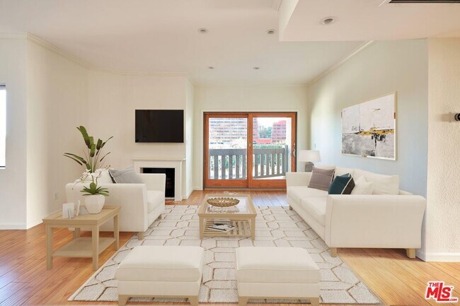 832 Palm Ave-Unit -305 in West Hollywood, CA - Foto de edificio - Building Photo