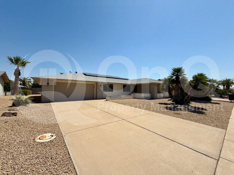 12810 W Blue Bonnet Dr in Sun City West, AZ - Building Photo