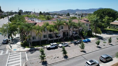 1201 N Glenoaks Blvd in Burbank, CA - Building Photo - Building Photo